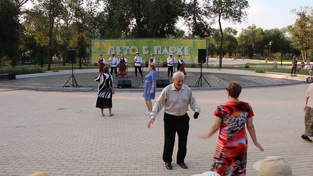Народный вокальный ансамбль «Багатица»  -  "Ехали казаки"