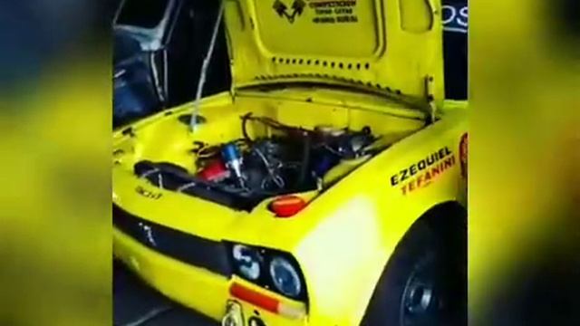 Reflexión de un niño Fanático de los autos/Club Peugeot 504  Córdoba