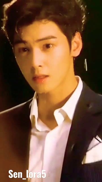 Water just makes him hotter😂 - Top management #kdrama #chaeunwoo #shorts