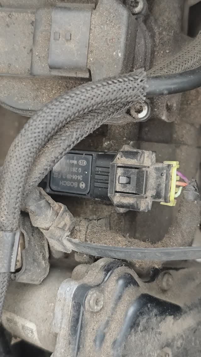 Замена датчика турбонаддува на Рено Колеос Bosch 0281002961