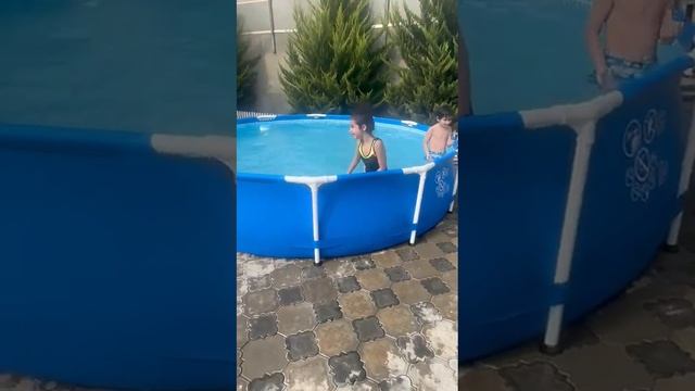 💏 LaMa. 08/23. 🏊♀️🏊♂️Я с братом в бассейне/жаркое лето 2023. Баку.