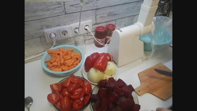 Щи со свежей капустой в банке.Заготовка для борща из банке.На зиму храню в столе.Облегчаю себе жизнь