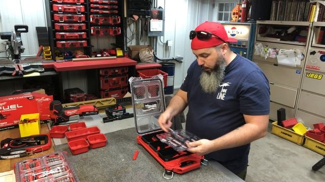 The Milwaukee PackOut 101 Shockwave bit set they should have made (3D Printed Bins and bit holders)