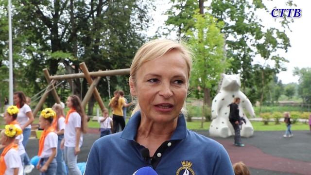 В Немане на большом семейном фестивале «Вместе ярче» все первоклашки района получили ранцы.