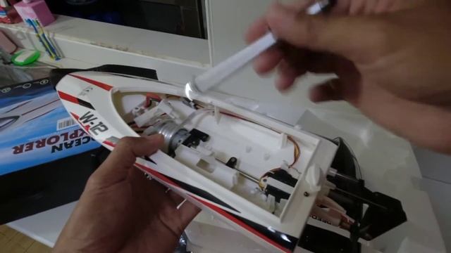 Best budget RC Boat. WLtoys WL912-A RC boat unpacking and test run.Brushed motor capsize protection