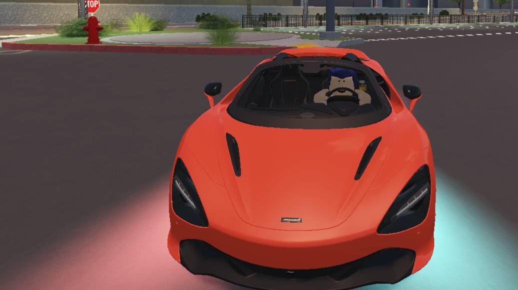 играю в driving empire в роблокс!