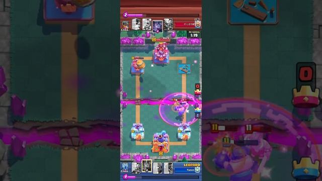 Clash battle. Решает  даже одно хп на вышке .