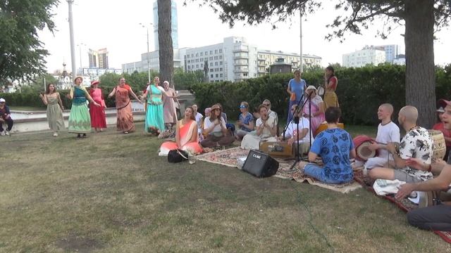 Воскресная программа "Харинама-пикник" на Плотинке. Екатеринбург, 21.05.2023. Маладхара дас