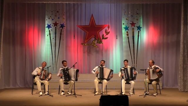 народный ансамбль баянистов "Моңдаръя"