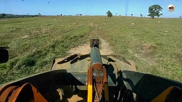 ARRUMANDO CAMINHO DA CASCALHEIRA COM PÁ CARREGADEIRA JCB 426ZX