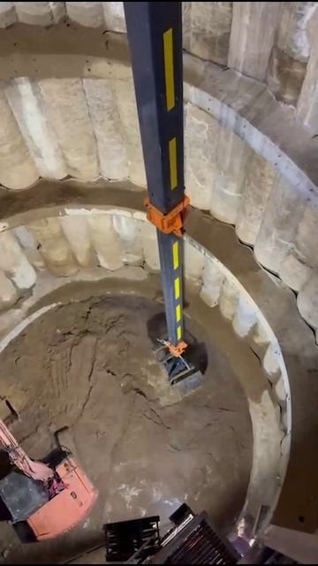 Удлиненное рабочее оборудование с грейфером – в деле #спецтехника #экскаватор #УРО #грейфер