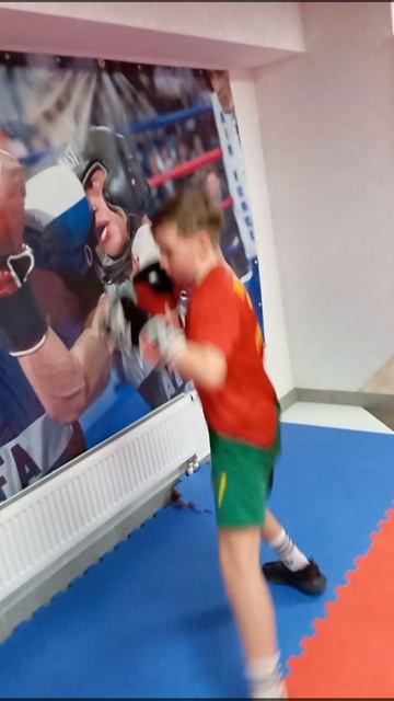 🥊Бокс в Ялте 🕖19:00 ✅ Понедельник ✅ Среда ✅ Пятница ☎️ +79783343200 по всем вопросам...
