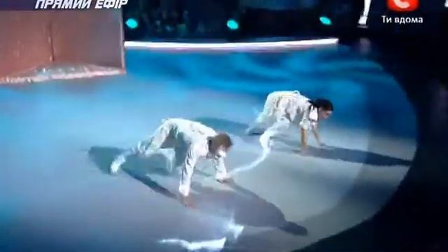Танцуют все 4   Сумашедший Хип Хоп Васи и Маши
