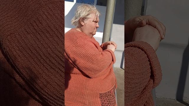 Вышла она на улицу!!!!!!!