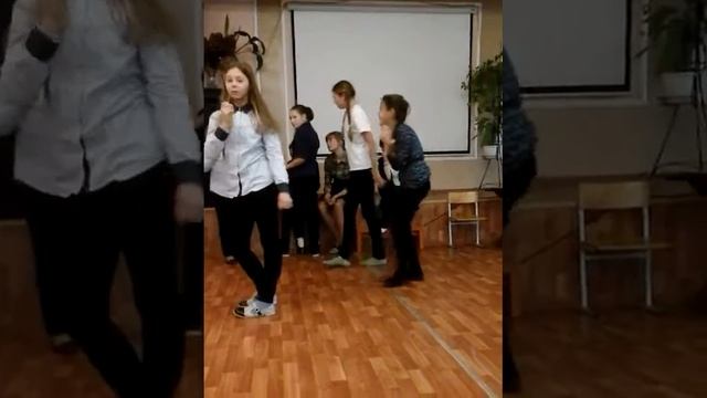 танцуй варя)варя танцуй