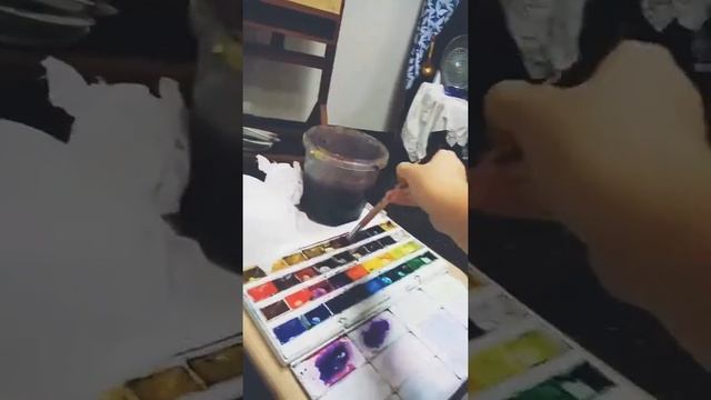 Я в художественной школе рисую на тарелке