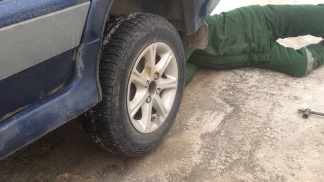 Замена задней ступицы или как снять колесо если сорвали резбу со ступицы!!!!!????