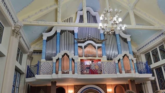 Токката и фуга d - moll BWV 565