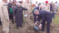 Брянский губернатор вместе с однопартийцами заложил вишневый «Сад памяти»