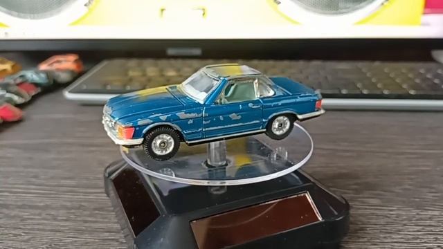 Corgi toys mercedes benz 350 SL vintage 1:43