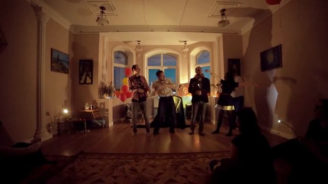Спектакль для зрителей ( зрители задали темы для спектакля)