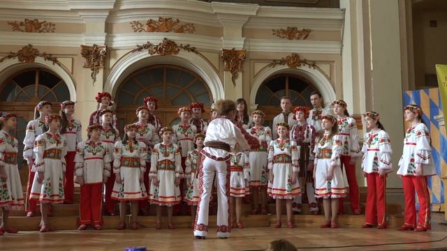 Де вітер землю голубить - Жайвір