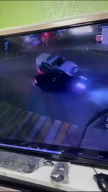 ДТП С ПОЛИЦИЕЙ: в Новошахтинске легковой автомобиль столкнулся с полицейским автомобилем.