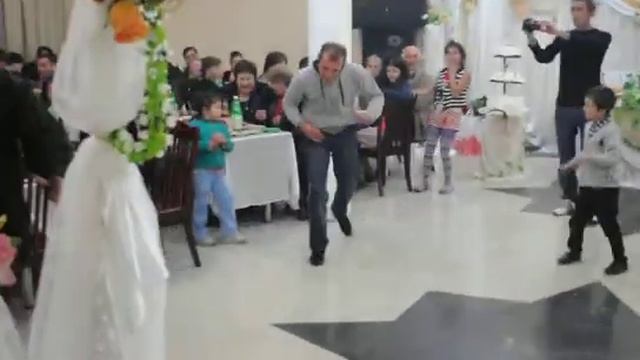 тип в кепке