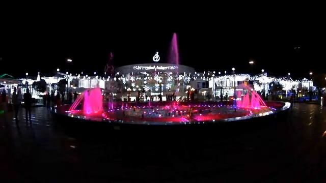 Танцующий фонтан на Soho Square/Dancing fountain at Soho Square