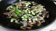 Салат со шпинатом апельсином и грибами