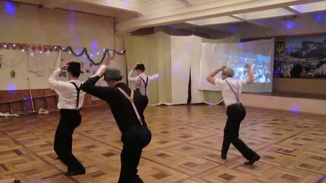 Мужики танцуют 29 12 13