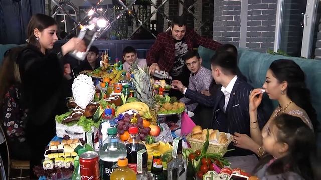 БОГАТОЕ  и красивое цыганское застолье. Красивое оформление. РОмське весілля