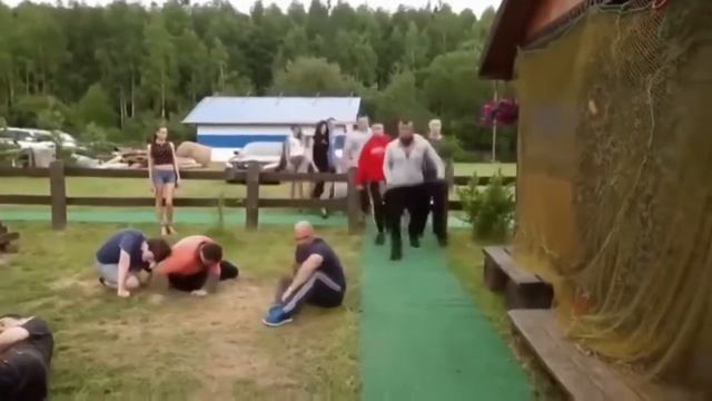 Гопники не дали деду порыбачить и были наказаны | Приколы