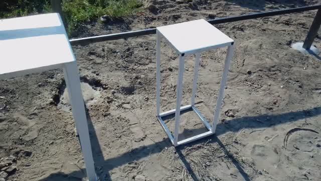 Это мой металлический столик и подставки я с них делаю заборы .