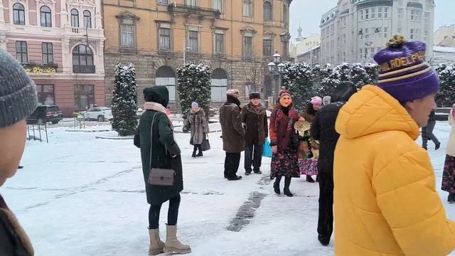 Львів 2024: фестиваль Нова радість стала, колядники, вертепи, Маланка і коза Lviv Christmas
