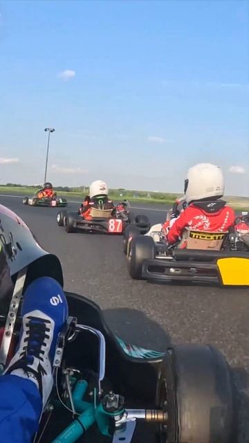 Парни расходимся, я еду. Обошел троих. Картинг. Ротакс #danieltrushracing #rotaxmicro