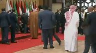 ПРЕЗИДЕНТ ЛИВАНА УПАЛ ПЛАШМЯ НА ПОЛ ВО ВРЕМЯ ВСТРЕЧИ ЛАГ