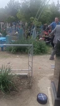 В Ставропольском крае на одном кладбище цыгане устроили драку между собой, а на другом — с полицейск