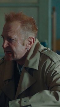 Последствия майских праздников буквально: 😵
Смотрите сериал «Дорогой родственник» на KION