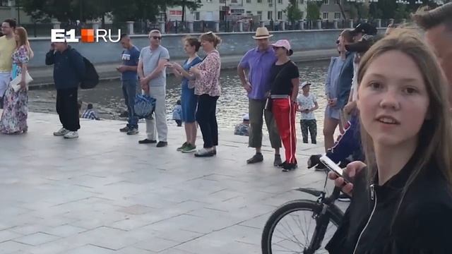 Выступление семейного ансамбля Александра Нечитайло на Плотинке