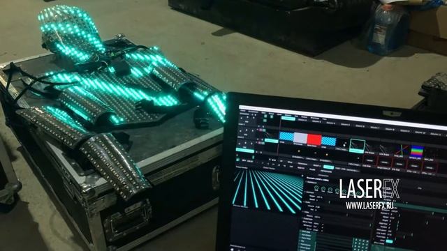 Светодиодный пиксельный костюм управление по wifi