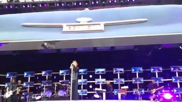 Bon Jovi - "In These Arms" (26.05.2013, Финляндия, Тампере, стадион "Ратина")