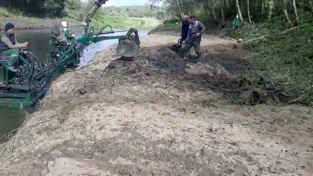 Санитарная очистка от водной растительности и восстановление участка реки Вязьма Сафоновский район