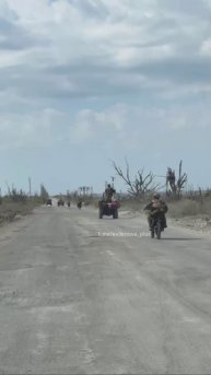 Одна из прифронтовых дорог снабжения российской армии. Военный Осведомитель...