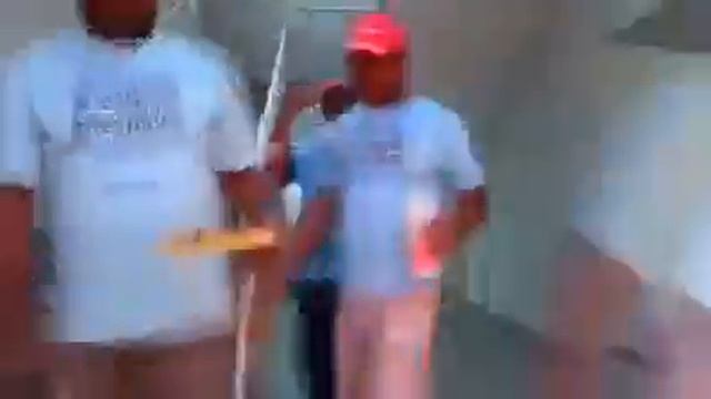 Прикольнулись на мужиком..