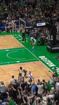 Horford hits the jumper and the crowd goes crazy!