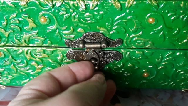 Душе хочется чего- то яркого