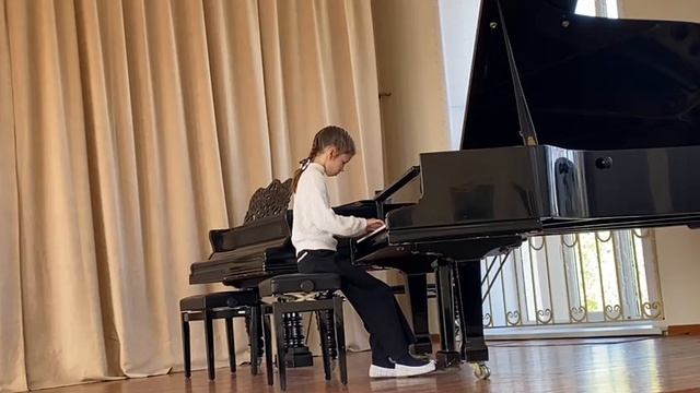 Стрельникова Полина