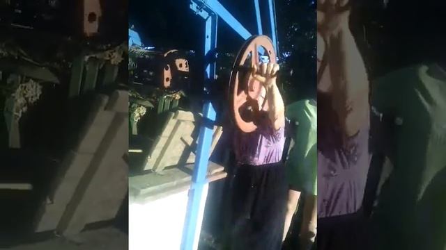 Бабі жалко води...))Ржач.Прикол.