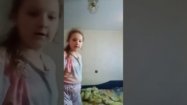 короткое видео с басиками